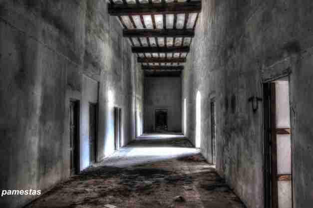 IMG_8027_8_9_tonemapped