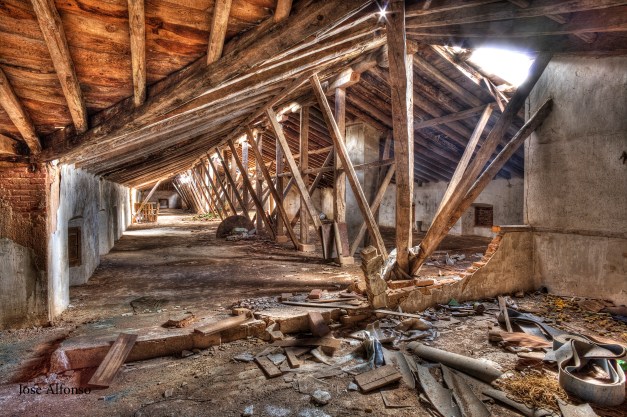 Roof collapsed. Abandoned building