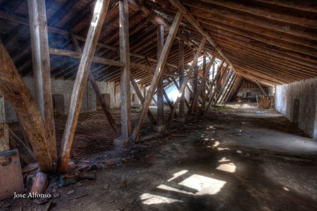 Roof collapsed. Abandoned building