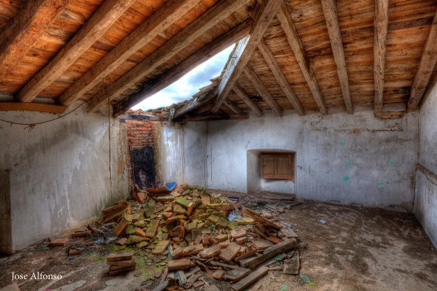 Roof collapsed. Abandoned building