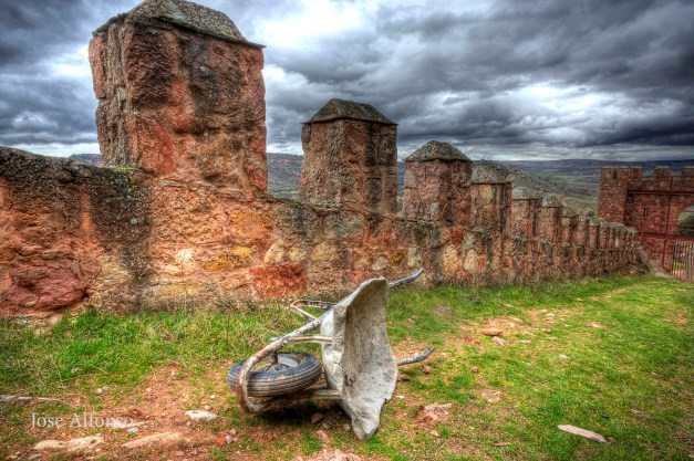 Wheelbarrow. Riba de Santiuste castle, Guadalajara, Spain