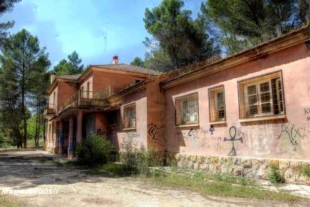 IMG_2837_8_9_tonemapped